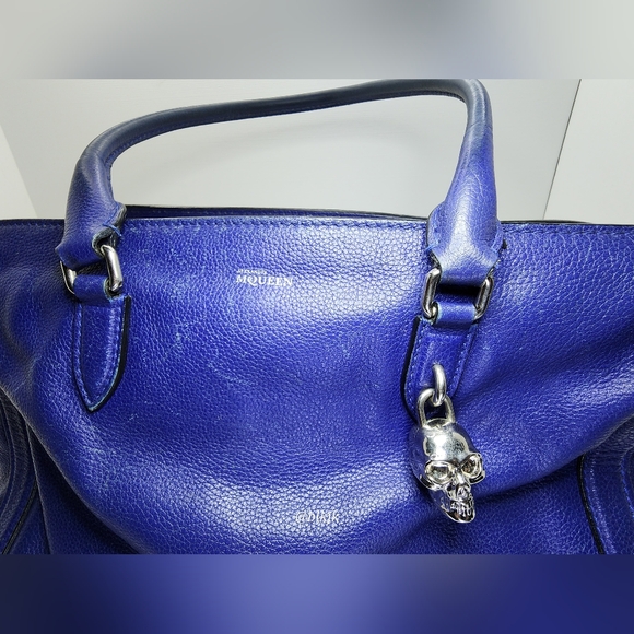 Alexander McQueen Ultramarine Leather Skull Padlock Large Zip Around Tote Bag - Picture 3 of 16